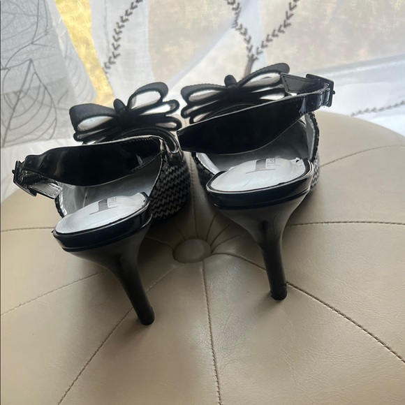 J.Renee Houndstooth Black Slingback Heels - Picture 3 of 7